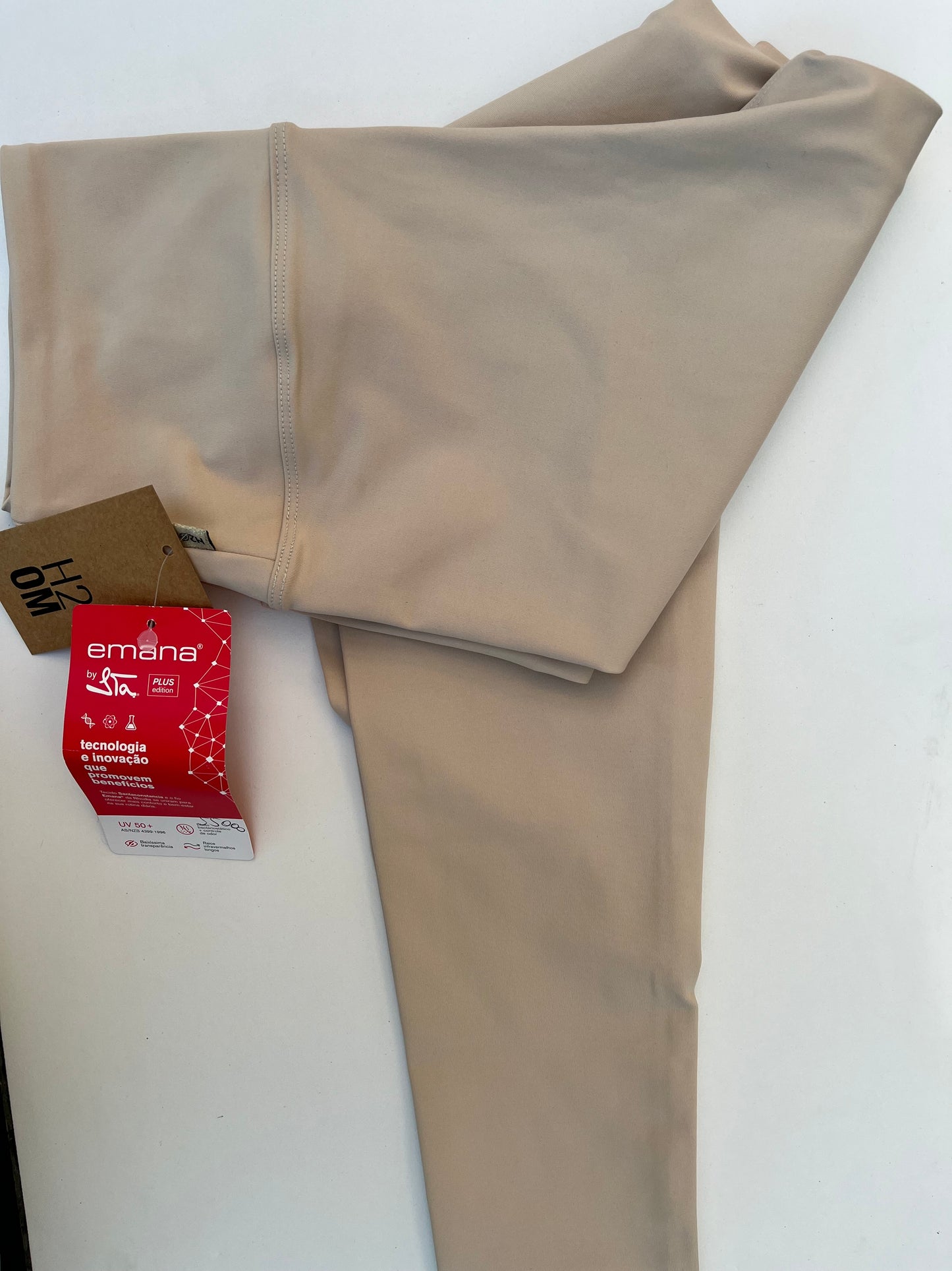 Leggs emana latte