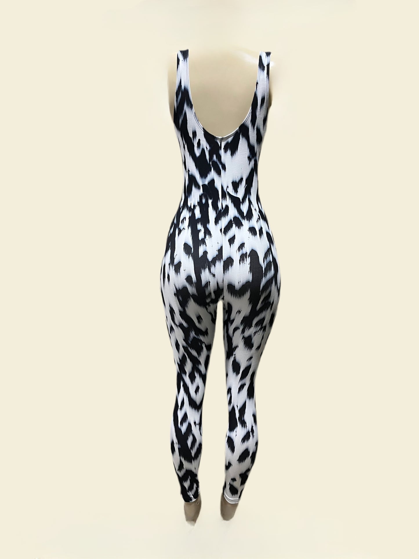 JUMPSUIT BACK V MATRIX