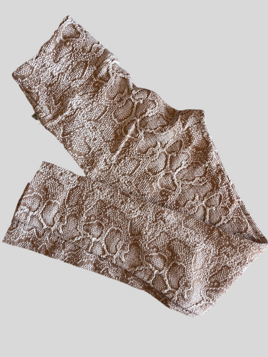 Leggs latte snake texture